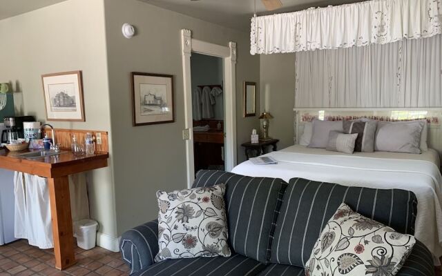 The Cottage @ 241 North