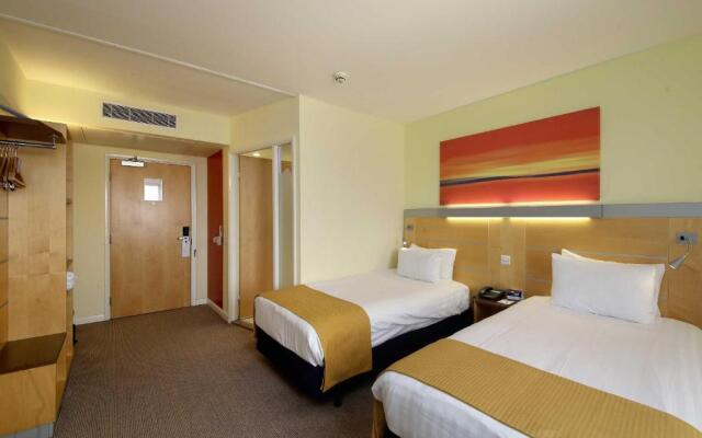 Holiday Inn Express London - Newbury Park, an IHG Hotel