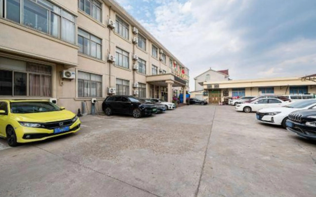 Jitai Chain Hotel (Shanghai Wildlife Park)