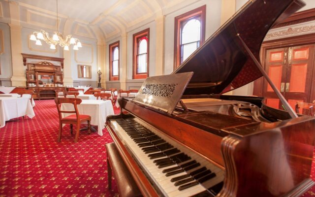 Vue Grand Hotel