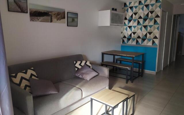 Beau studio avec grande terrasse