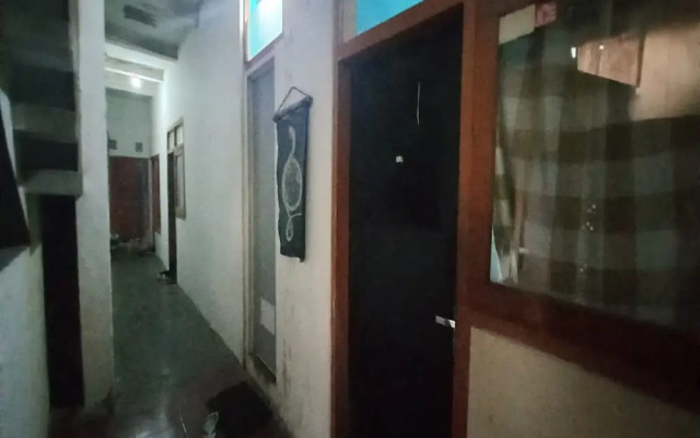 SPOT ON 93964 Guest House Pak Gatot 3