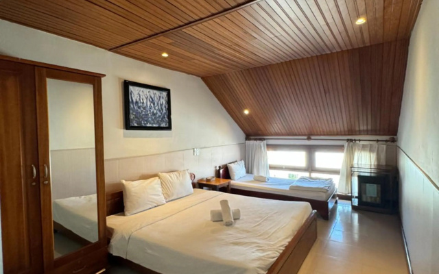 Sunflower Hotel