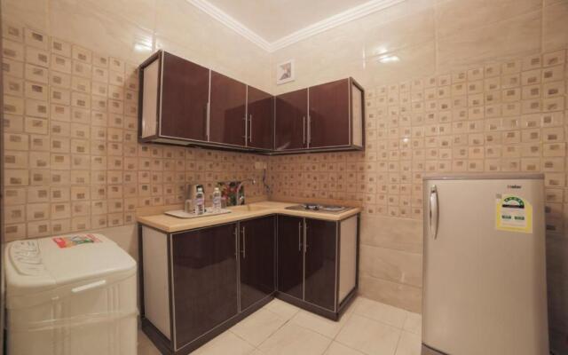 OYO 208 Roshan Hotel Suites Hera