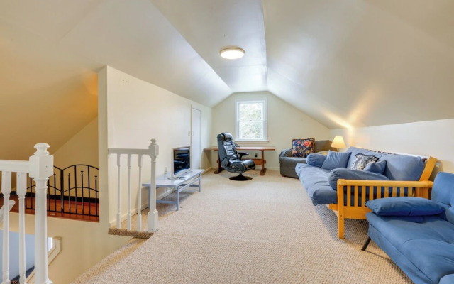 Ski, Golf & Hike: Spacious Dover Retreat!