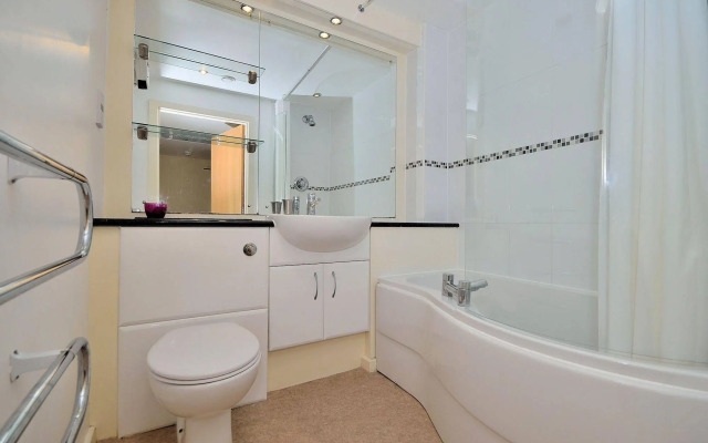 Racecourse Serviced Apartments