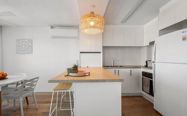 Cheltenham Apartments Unit 18 on Forty King Street