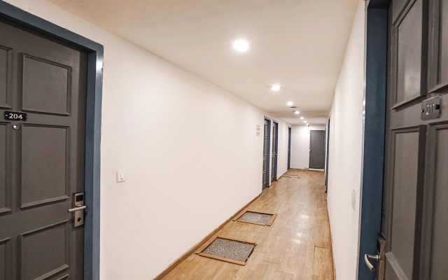 FabHotel Santosh Palace