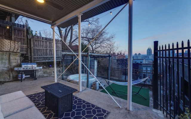 Cincinnati Home, Patio w/ Downtown Views!