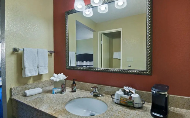 Oxford Inn & Suites Lancaster