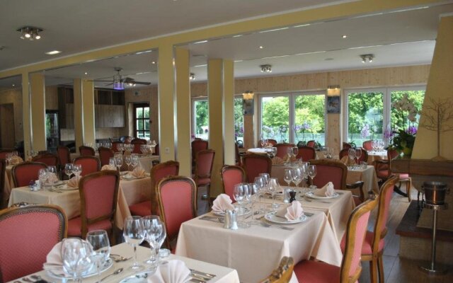 Hotel Aux Beaux Rivages En Gaume