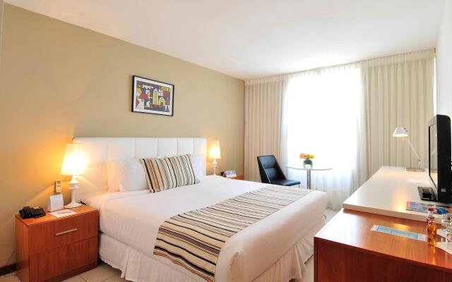 Real Colonia Hotel & Suites