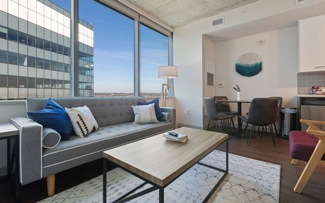 The Luxe Suites at University City