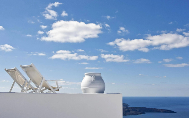 Cliff Side Suites