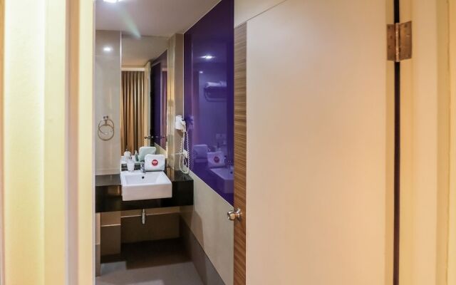 Nida Rooms Khlong Toei 390 Sky Train