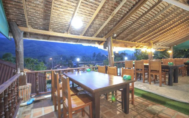 OYO 75353 Loy Chalet Resort