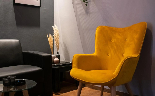 Grey & Cozy Luxury Apartment