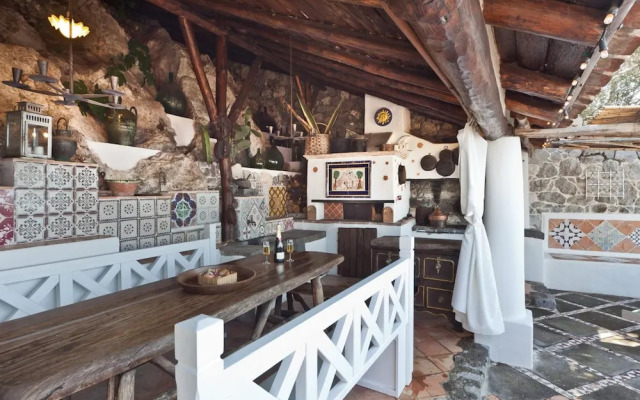 Villa Venusta - Majestic Villa With Pool