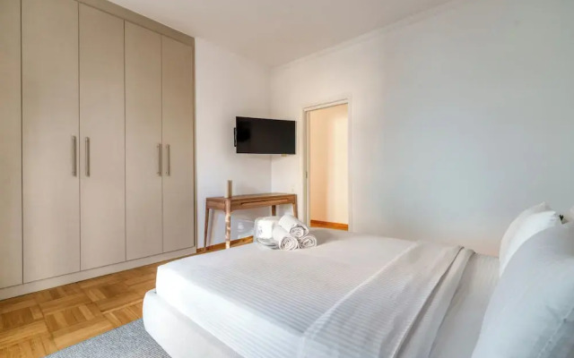 Luxurious Stylish 2 Bd Villa in Voula