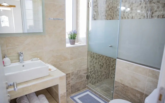 Haraki Stone Apartments