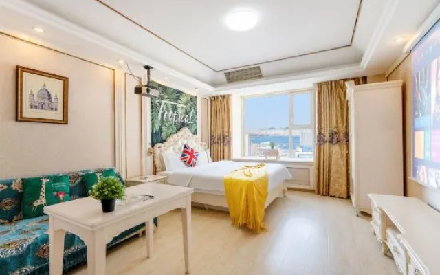 Ganghui Four Seasons Hotel Apartment (Dalian Railway Station Zhongshan Square)