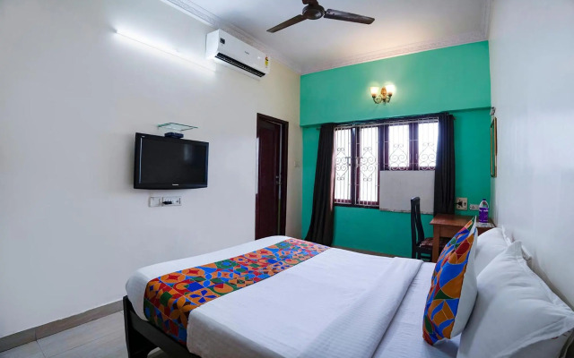 OYO 73610 Home Tree Service Apartment