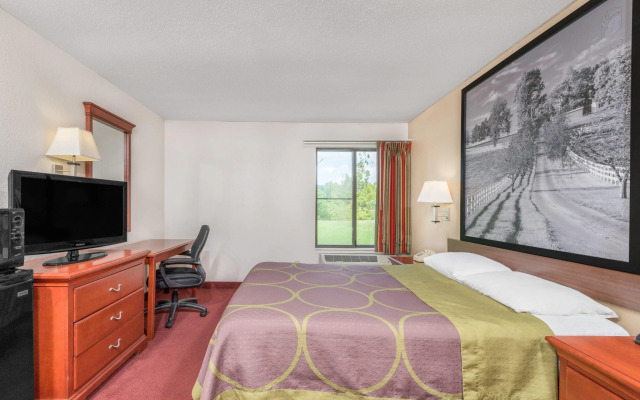Super 8 by Wyndham Vincennes