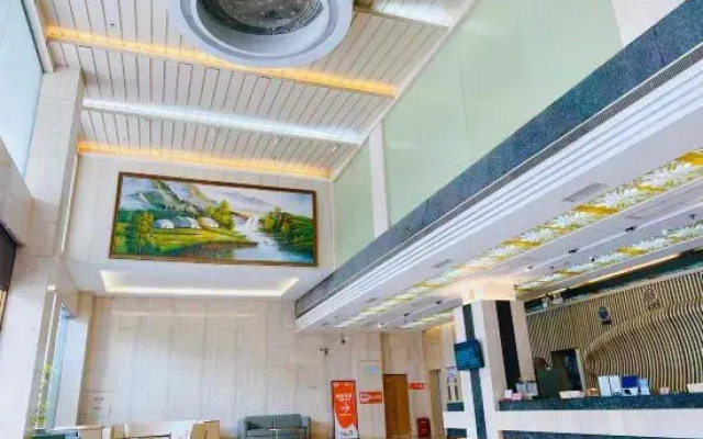 Four Seasons Hotel (Nanning Zoo Qingchuan Subway Station)