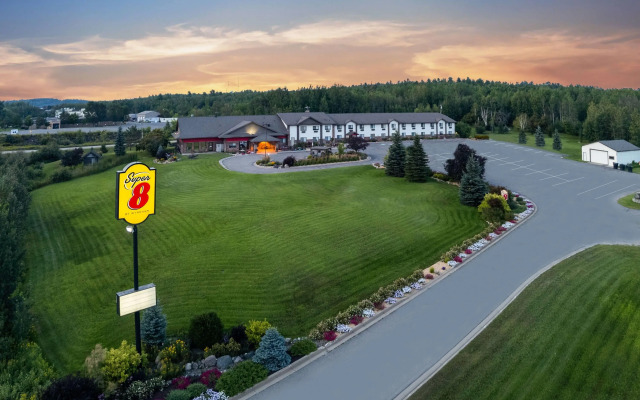 Super 8 by Wyndham Eveleth
