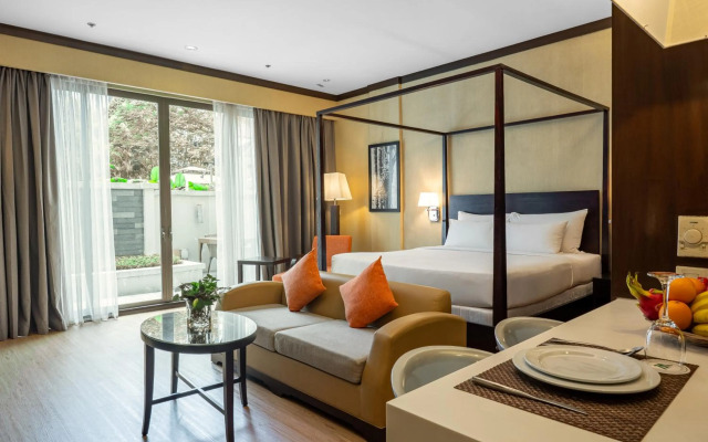 MiCasa All Suite Hotel