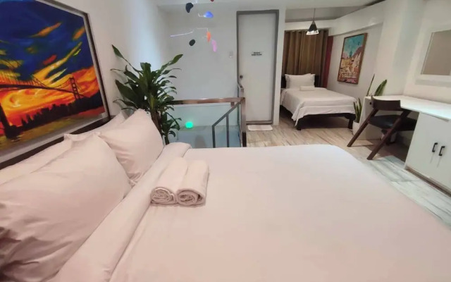 L1 Twin Bed Staycation in Bonifacio Global City