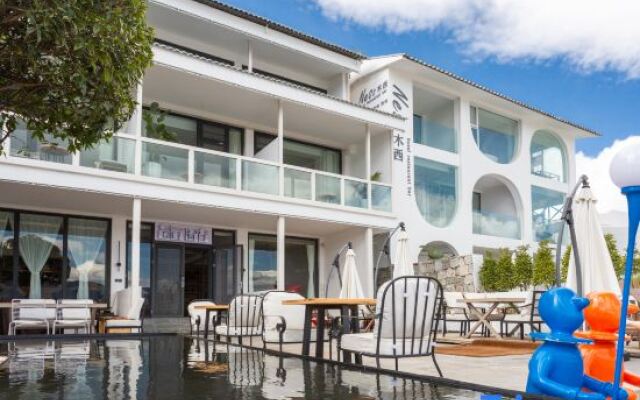 Yinhua Lake View Garden Hotel