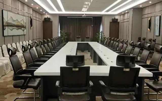 Zhumadian  Future  Hotel  Co., Ltd