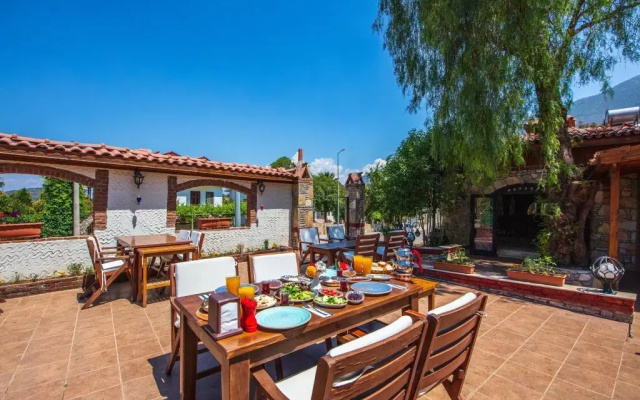 Mese Suites