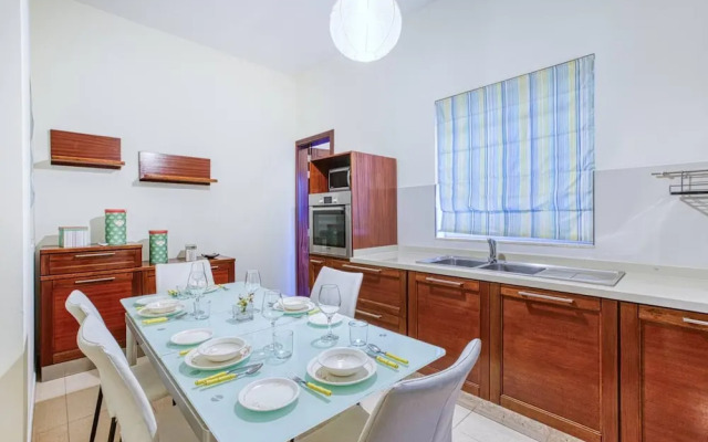 St James the Traditional 4-bed Townhouse Terrace
