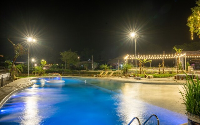 Sky Bay Lodge