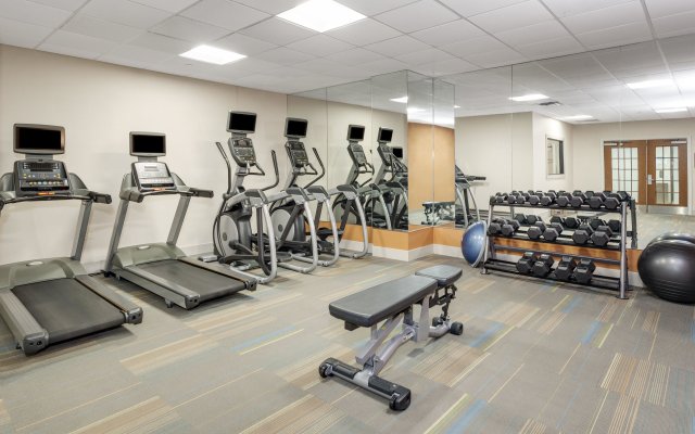 Holiday Inn Express Hotel & Suites Long Island-East End, an IHG Hotel