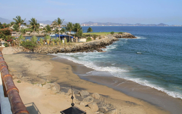 Villas del Palmar Manzanillo with Beach Club