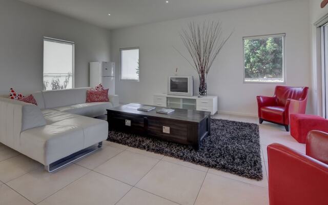 Surfs Up - Fresh and modern East Beach home