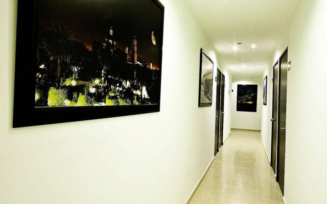 First Inn Hotel & Business