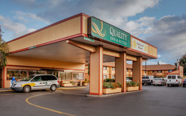 Quality Inn & Suites Medford Airport