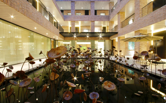 Yinju Jingde Art Hotel