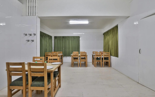 Oyo 37230 Yashraj Hotel