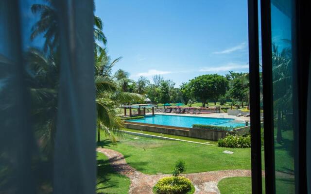 The Nouveau Chumphon Beach Resort & Golf