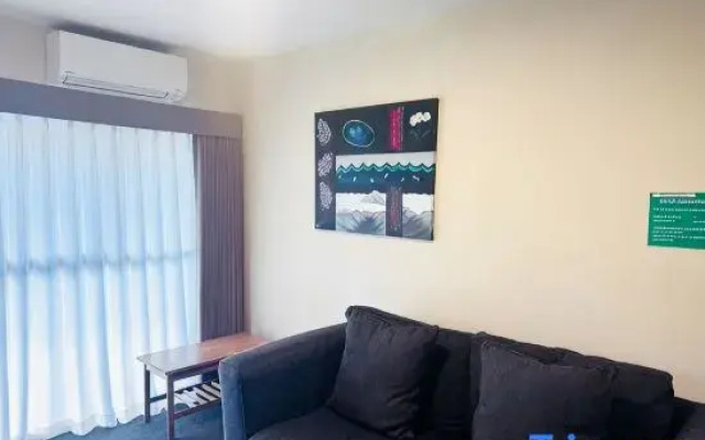 Merivale Court One Bedroom Apartment-Unit7