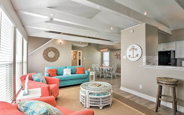Beachfront Galveston Oasis: Balconies, Ocean View!