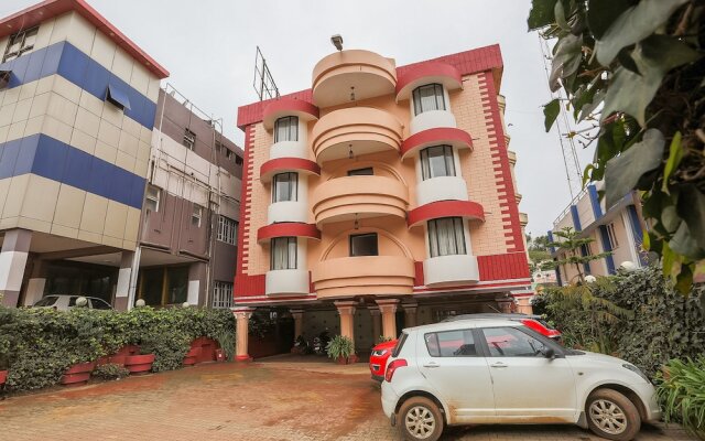 OYO 48910 Hotel Blue Bird