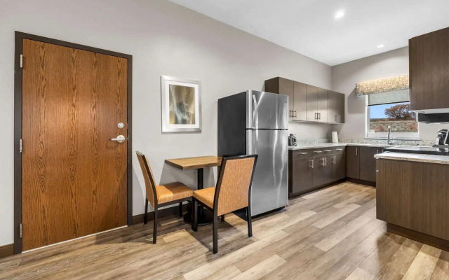 Best Western Sawtooth Inn & Suites