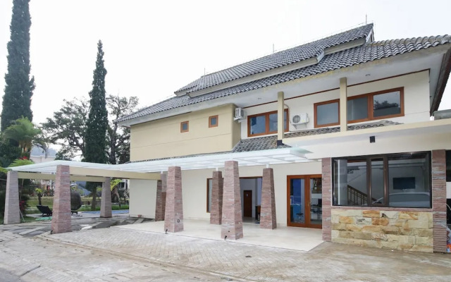 Panorama Villas Batu F-16 by RedDoorz