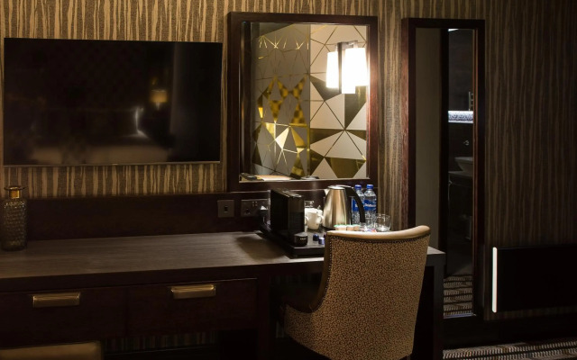 Mondo Hotel